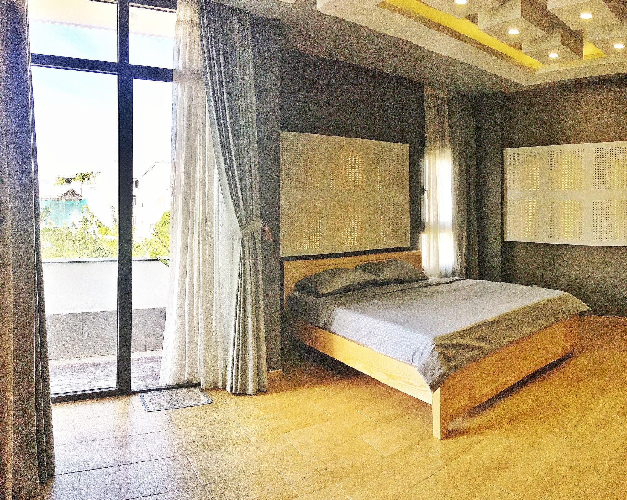 Greenwood Saigon 2*